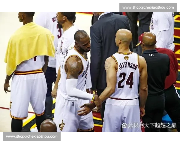 从阿克伦少年到篮球帝王：勒布朗・詹姆斯与萨瓦娜的 22 年爱情长跑