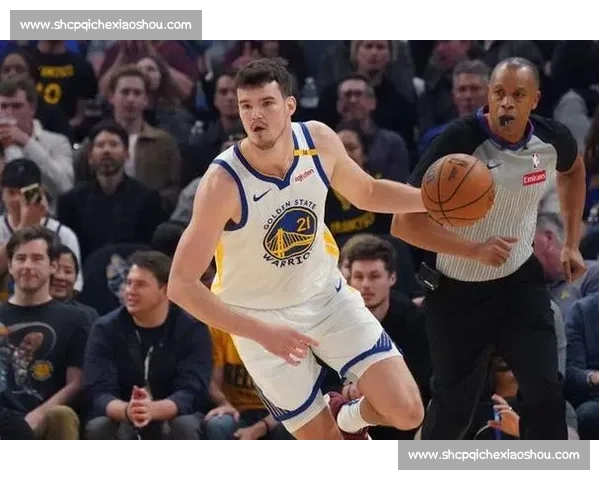 勇士续约神射中锋！波斯特 40% 三分率成战术杀器