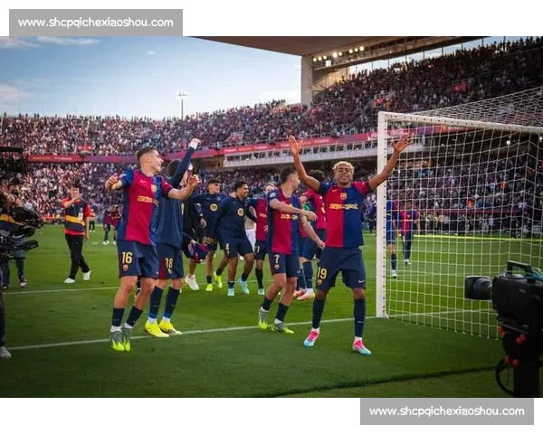 诺坎普昼夜赶工困局：喧嚣球场与失眠社区的拉锯战